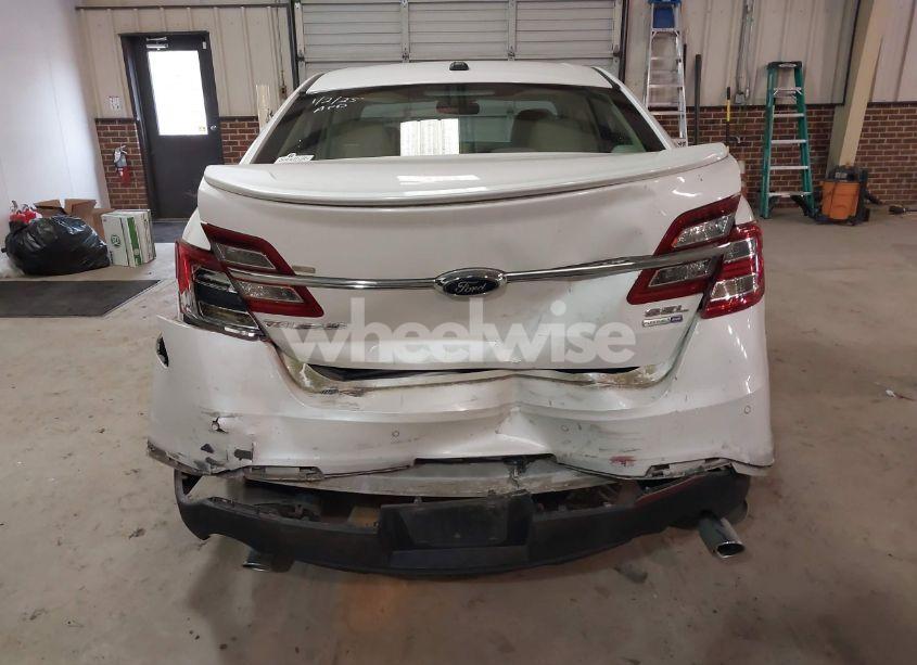 Photo 16 of 2015 Ford Taurus SEL (VIN 1FAHP2H82FG183637)