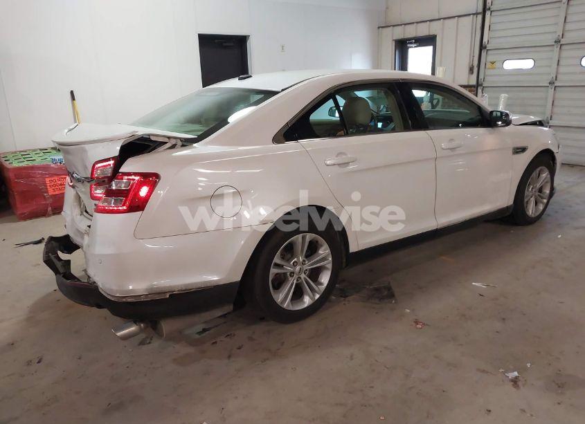 Photo 4 of 2015 Ford Taurus SEL (VIN 1FAHP2H82FG183637)