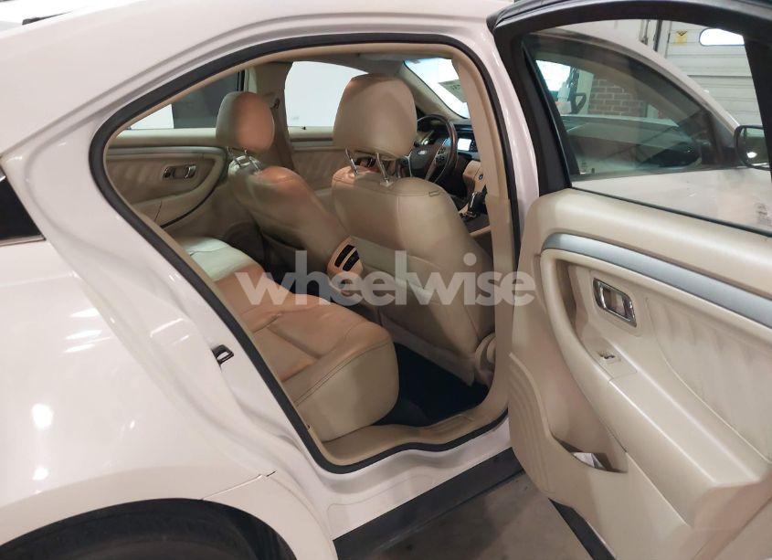 Photo 8 of 2015 Ford Taurus SEL (VIN 1FAHP2H82FG183637)