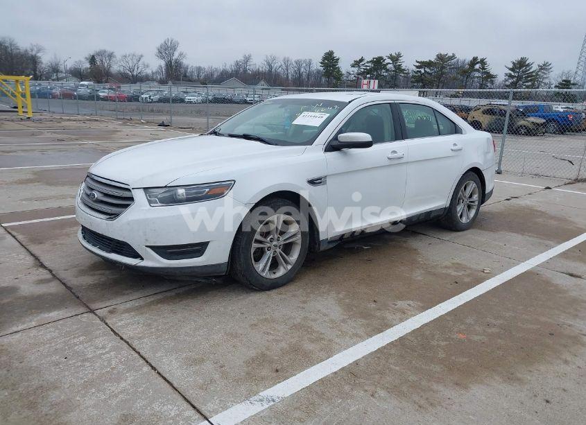 Photo 2 of 2015 Ford Taurus SEL (VIN 1FAHP2H83FG169889)