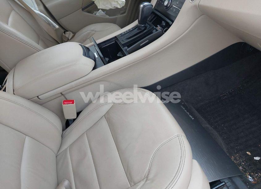 Photo 5 of 2016 Ford Taurus SEL (VIN 1FAHP2H84GG135722)