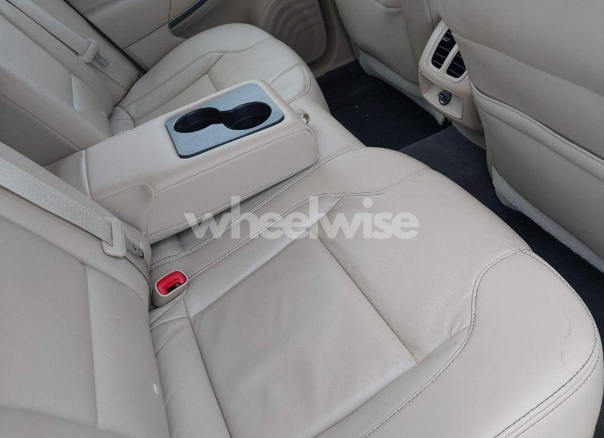 Photo 8 of 2016 Ford Taurus SEL (VIN 1FAHP2H84GG135722)