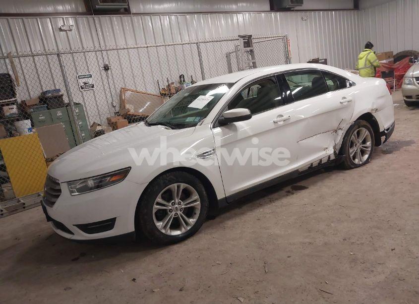 Photo 2 of 2015 Ford Taurus SEL (VIN 1FAHP2H85FG141284)