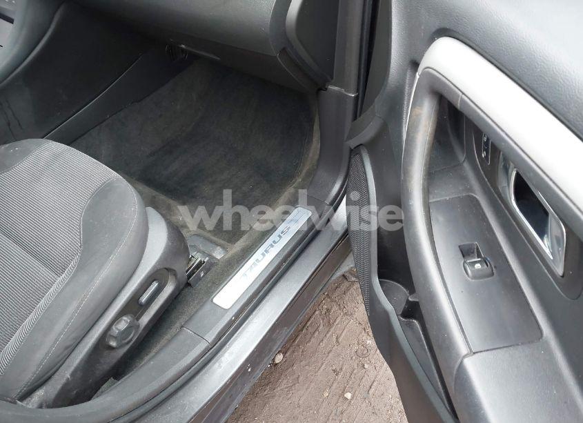 Photo 5 of 2016 Ford Taurus SEL (VIN 1FAHP2H86GG126889)