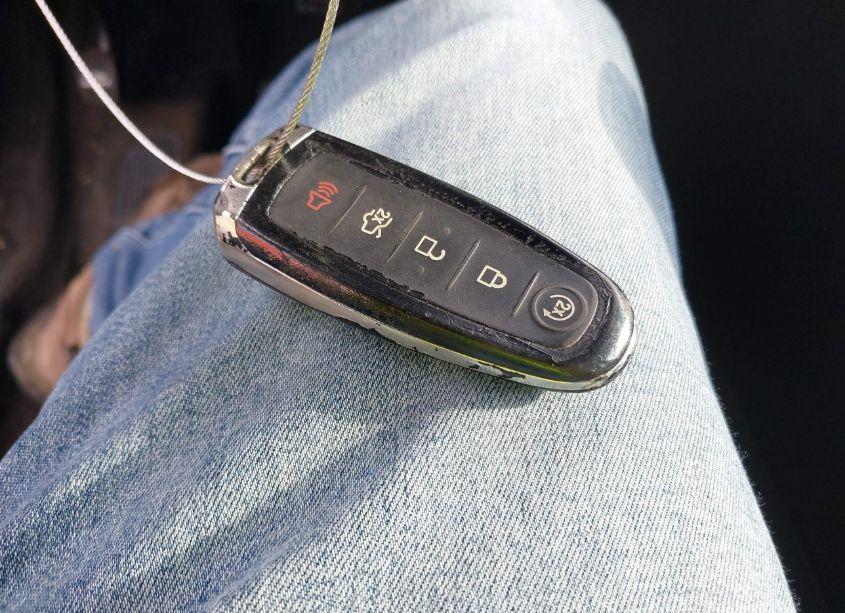 Photo 11 of 2016 Ford Taurus SEL (VIN 1FAHP2H88GG100696)