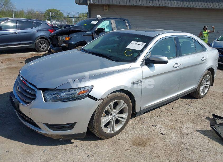 Photo 2 of 2016 Ford Taurus SEL (VIN 1FAHP2H89GG122786)
