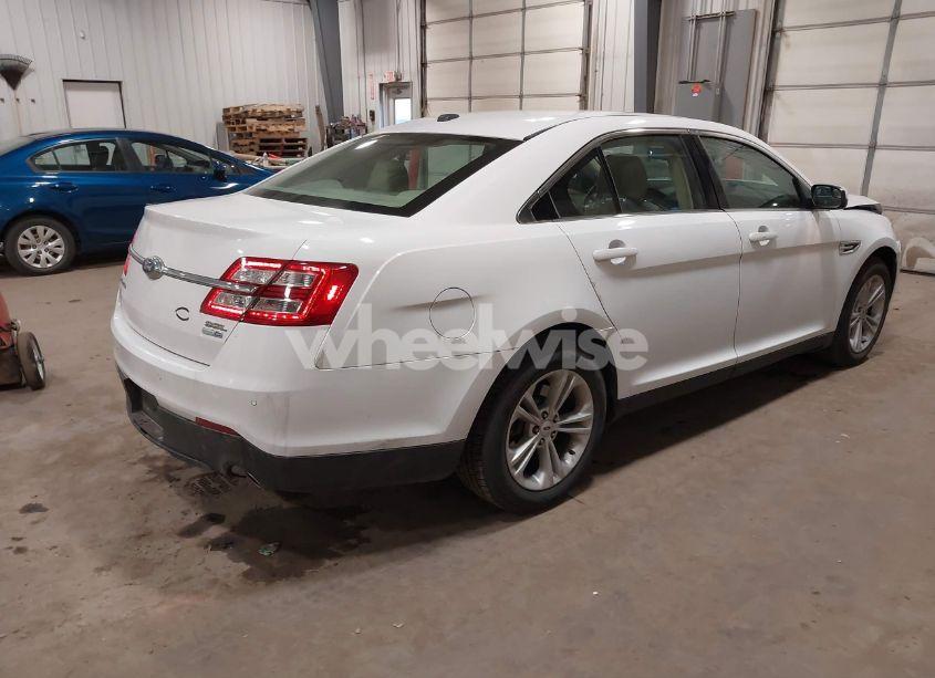 Photo 4 of 2016 Ford Taurus SEL (VIN 1FAHP2H8XGG122764)