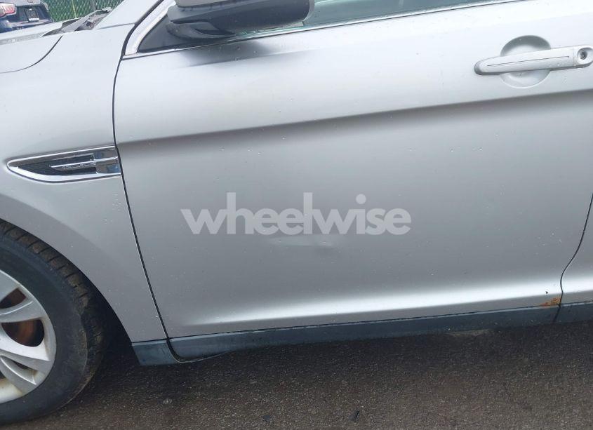 Photo 6 of 2011 Ford Taurus SEL (VIN 1FAHP2HW8BG176832)