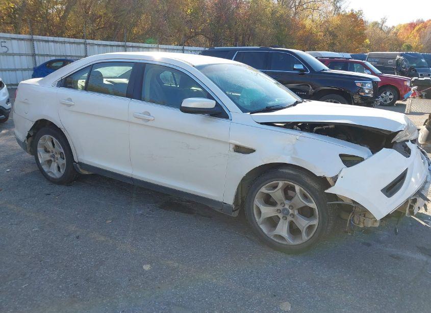 2010 Ford Taurus SEL (VIN 1FAHP2HWXAG139957) main photo