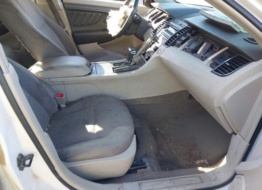 Photo 5 of 2010 Ford Taurus SEL (VIN 1FAHP2HWXAG139957)