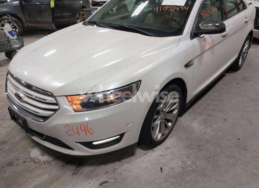 Photo 2 of 2015 Ford Taurus LIMITED (VIN 1FAHP2J85FG143692)