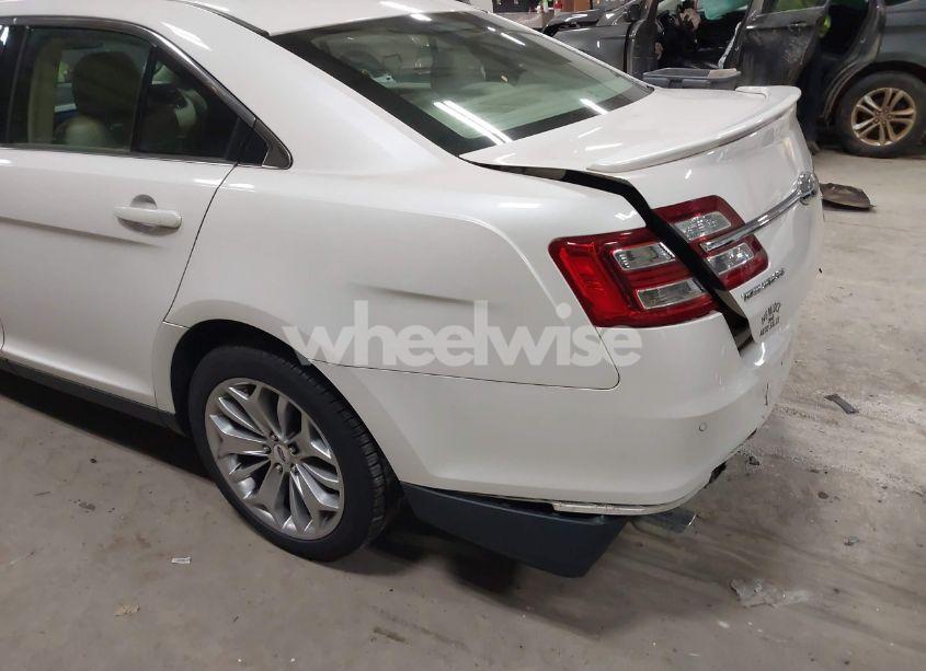 Photo 3 of 2015 Ford Taurus LIMITED (VIN 1FAHP2J85FG143692)