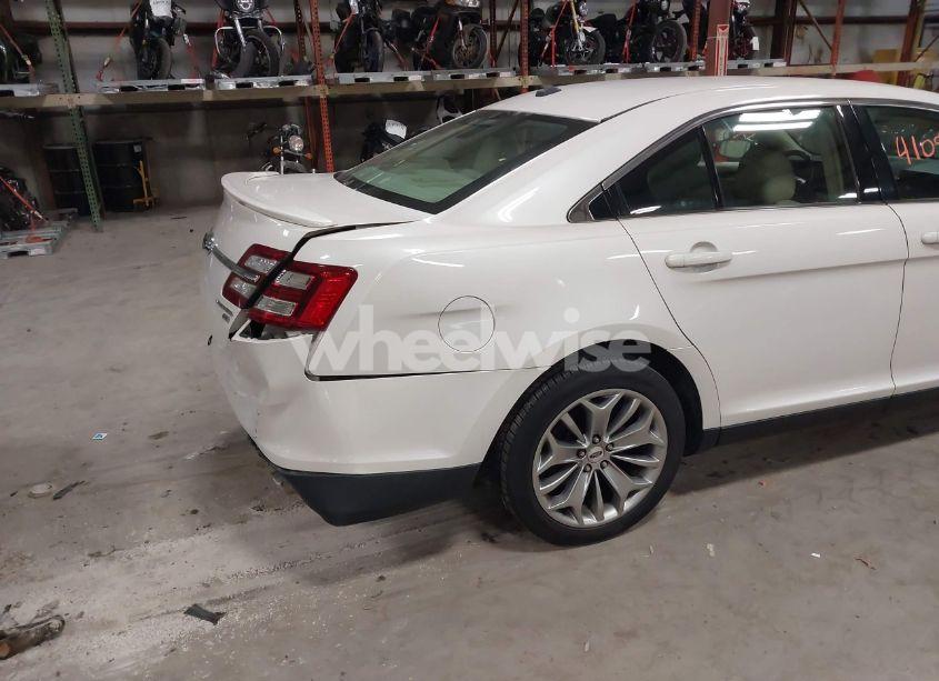 Photo 4 of 2015 Ford Taurus LIMITED (VIN 1FAHP2J85FG143692)