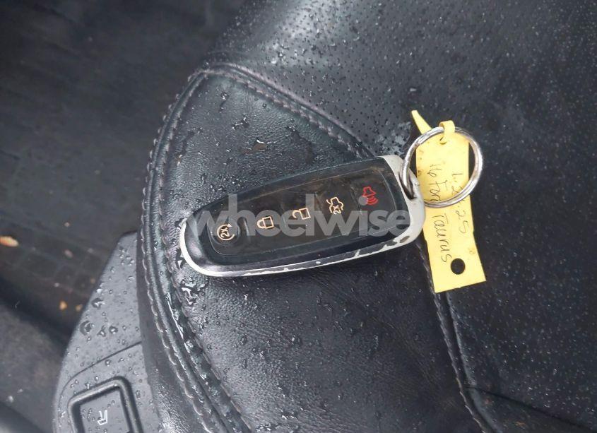 Photo 11 of 2016 Ford Taurus LIMITED (VIN 1FAHP2J87GG130105)