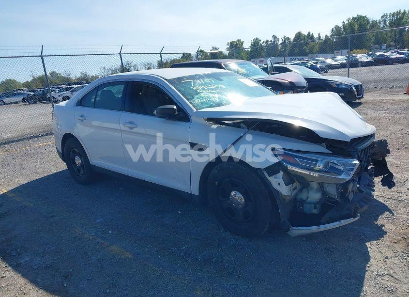 2015 Ford Police INTERCEPTOR (VIN 1FAHP2L82FG203702) main photo