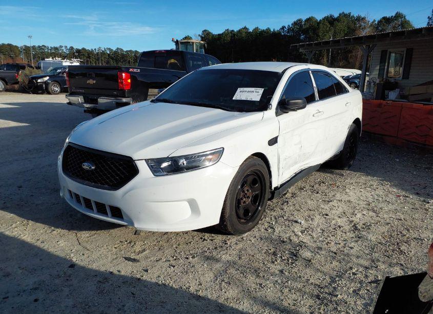 Photo 2 of 2018 Ford Police INTERCEPTOR (VIN 1FAHP2MK0JG136049)