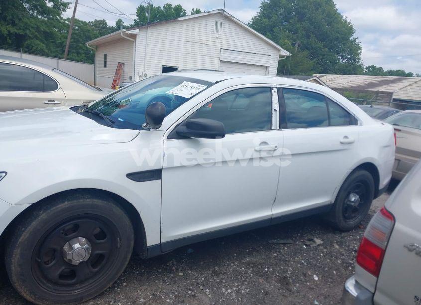 Photo 15 of 2016 Ford Police INTERCEPTOR (VIN 1FAHP2MKXGG101320)