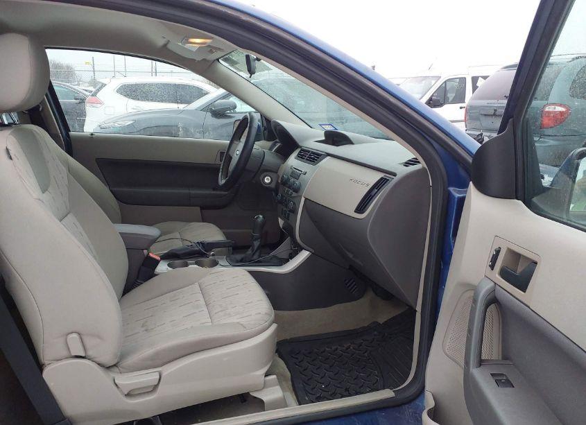 Photo 5 of 2009 Ford Focus SE (VIN 1FAHP32N09W170660)