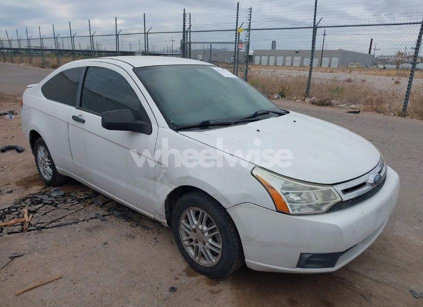 2008 Ford Focus S (VIN 1FAHP32N18W145071) main photo