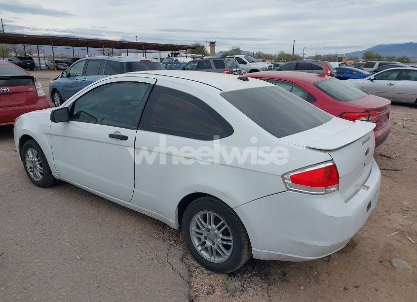 Photo 3 of 2008 Ford Focus S (VIN 1FAHP32N18W145071)