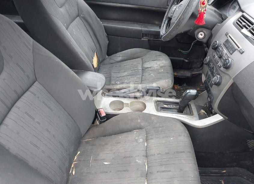 Photo 5 of 2009 Ford Focus SE (VIN 1FAHP32N19W160624)