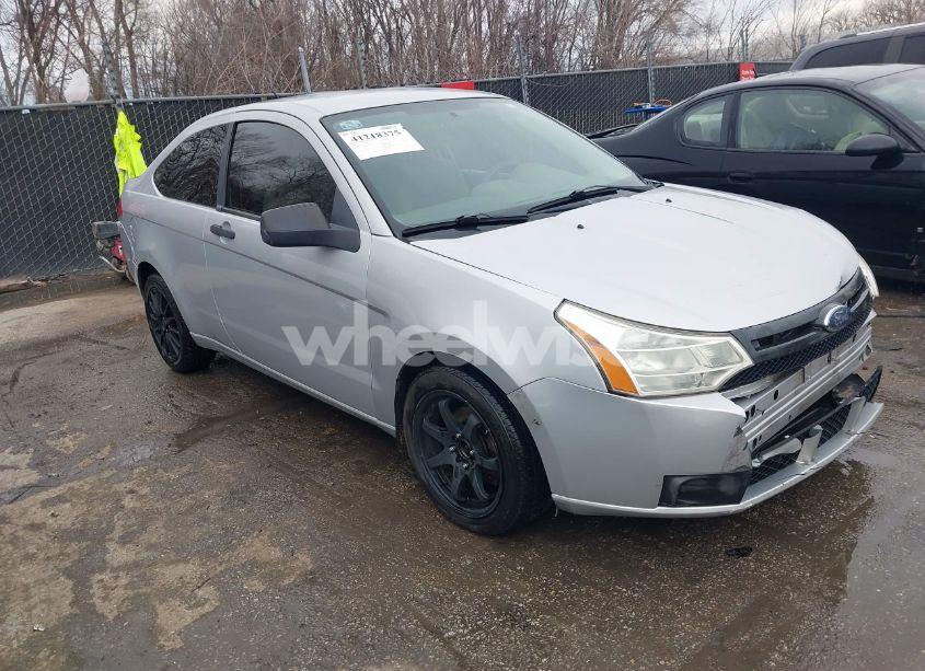 2008 Ford Focus S (VIN 1FAHP32N58W158230) main photo