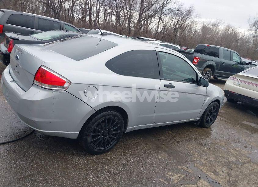 Photo 13 of 2008 Ford Focus S (VIN 1FAHP32N58W158230)
