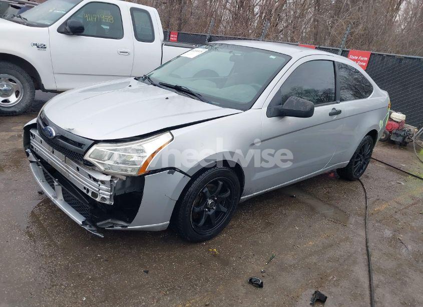 Photo 2 of 2008 Ford Focus S (VIN 1FAHP32N58W158230)