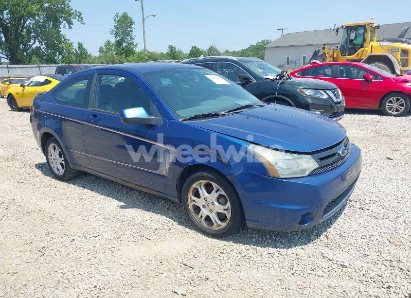 2009 Ford Focus SE (VIN 1FAHP32N59W147407) main photo