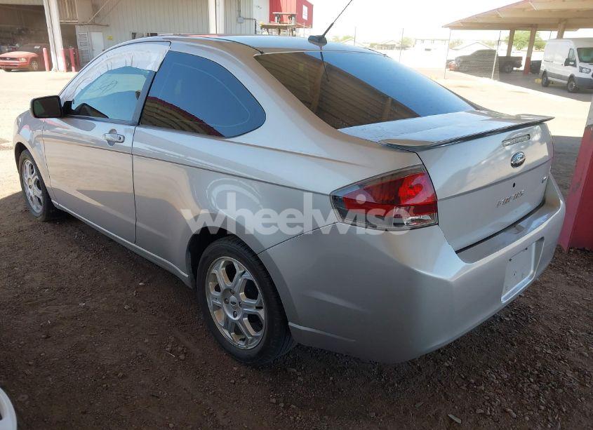 Photo 3 of 2009 Ford Focus SE (VIN 1FAHP32N59W178933)