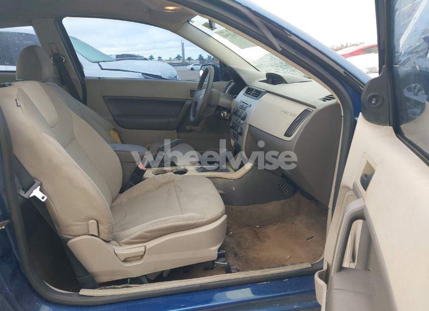 Photo 5 of 2008 Ford Focus S (VIN 1FAHP32N68W228866)