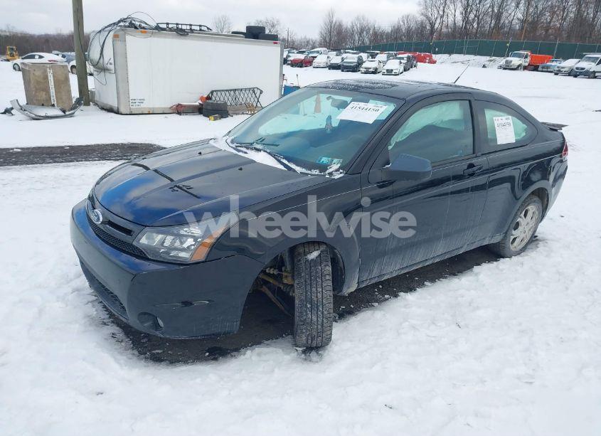 Photo 2 of 2009 Ford Focus SE (VIN 1FAHP32N79W172244)