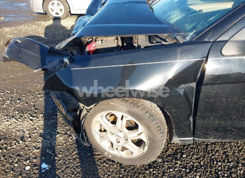 Photo 18 of 2009 Ford Focus SE (VIN 1FAHP32N89W147045)