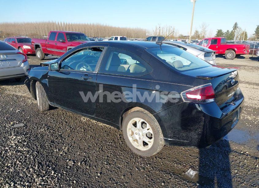 Photo 3 of 2009 Ford Focus SE (VIN 1FAHP32N89W147045)