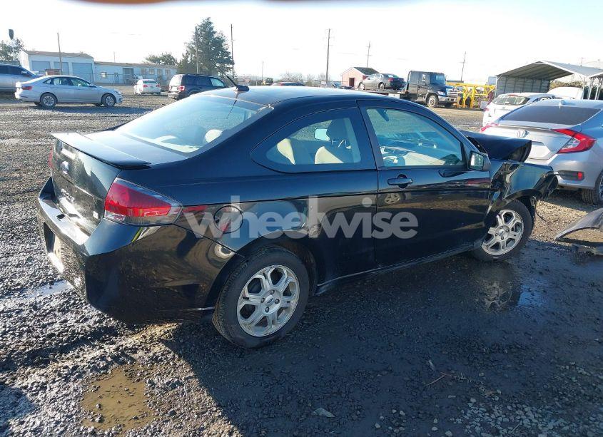 Photo 4 of 2009 Ford Focus SE (VIN 1FAHP32N89W147045)