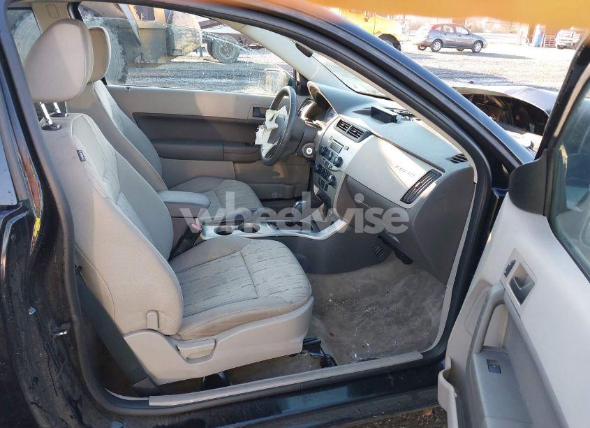 Photo 5 of 2009 Ford Focus SE (VIN 1FAHP32N89W147045)