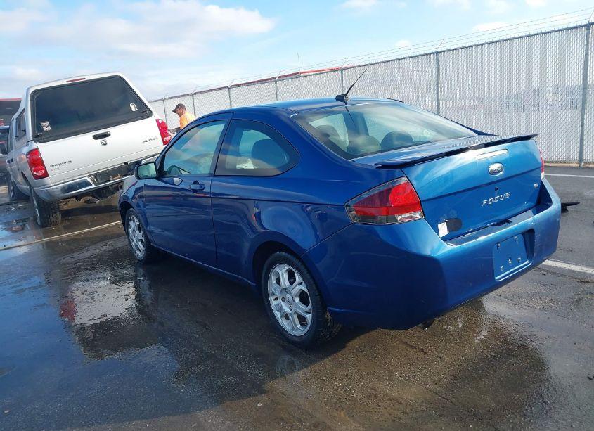 Photo 3 of 2009 Ford Focus SE (VIN 1FAHP32N89W244407)