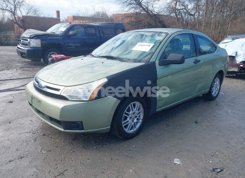 Photo 2 of 2008 Ford Focus SE/SES (VIN 1FAHP33N08W140376)