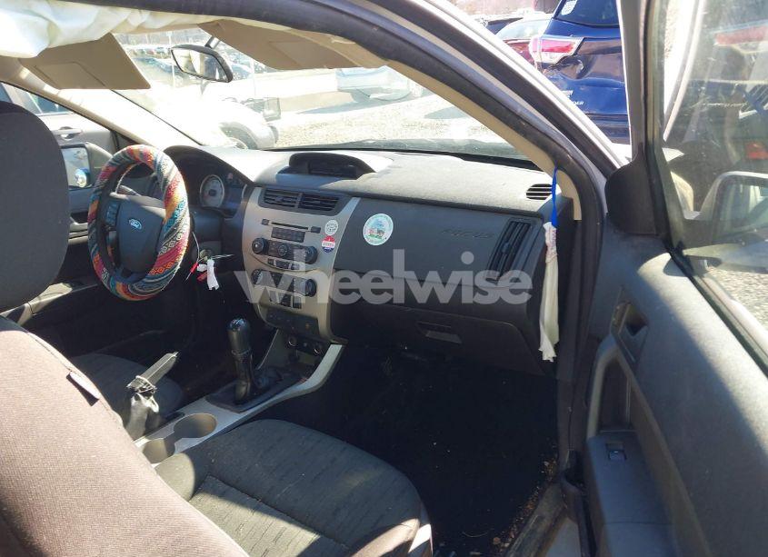 Photo 5 of 2008 Ford Focus SE/SES (VIN 1FAHP33N08W198049)