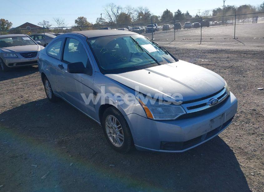 2008 Ford Focus SE (VIN 1FAHP33N18W129323) main photo