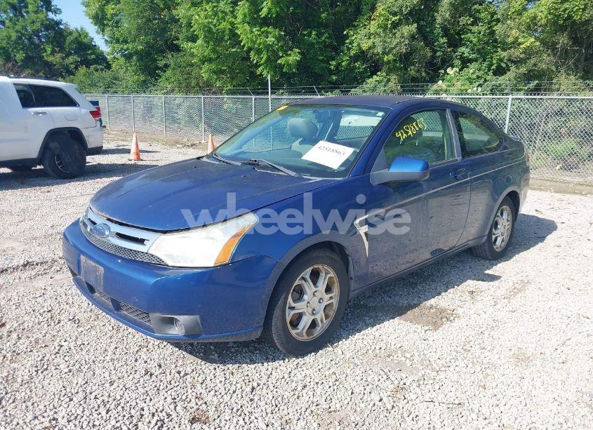 Photo 2 of 2008 Ford Focus SE/SES (VIN 1FAHP33N18W153590)