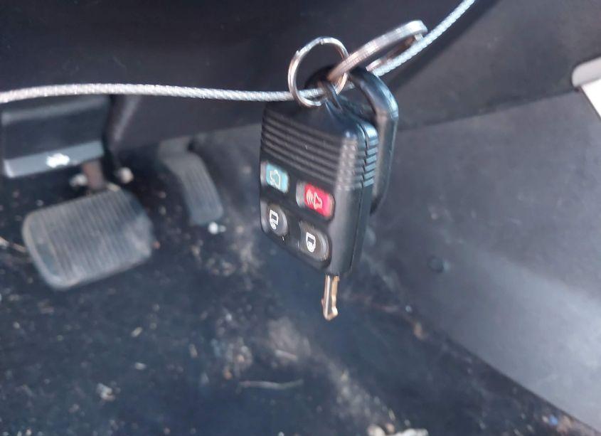 Photo 11 of 2008 Ford Focus SE/SES (VIN 1FAHP33N28W245002)