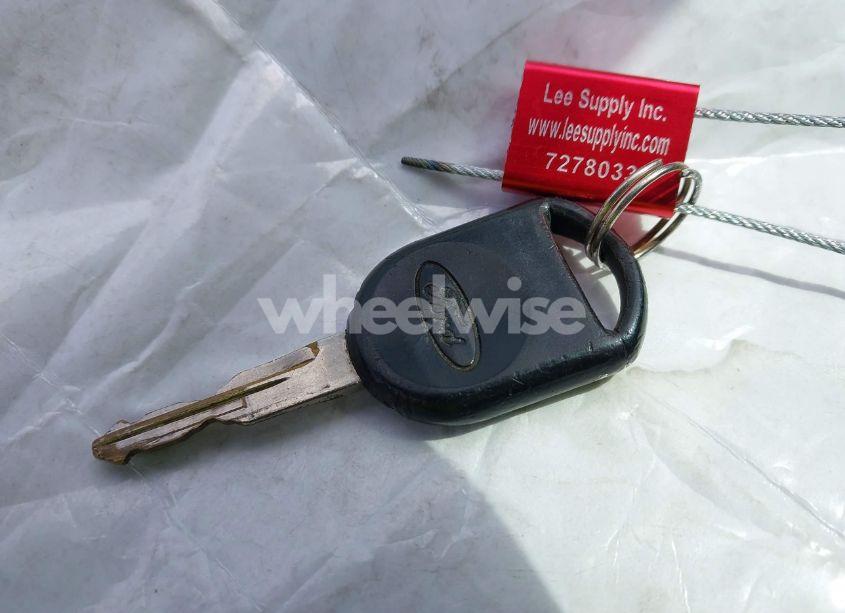 Photo 11 of 2008 Ford Focus SE/SES (VIN 1FAHP33N38W107114)