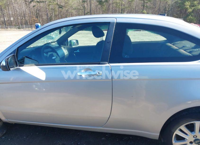 Photo 13 of 2008 Ford Focus SE/SES (VIN 1FAHP33N48W114038)