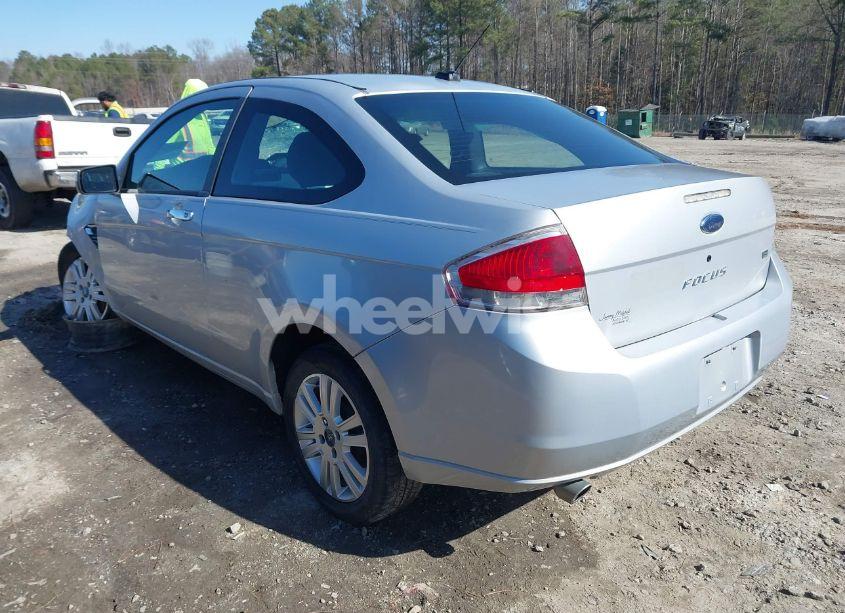 Photo 3 of 2008 Ford Focus SE/SES (VIN 1FAHP33N48W114038)
