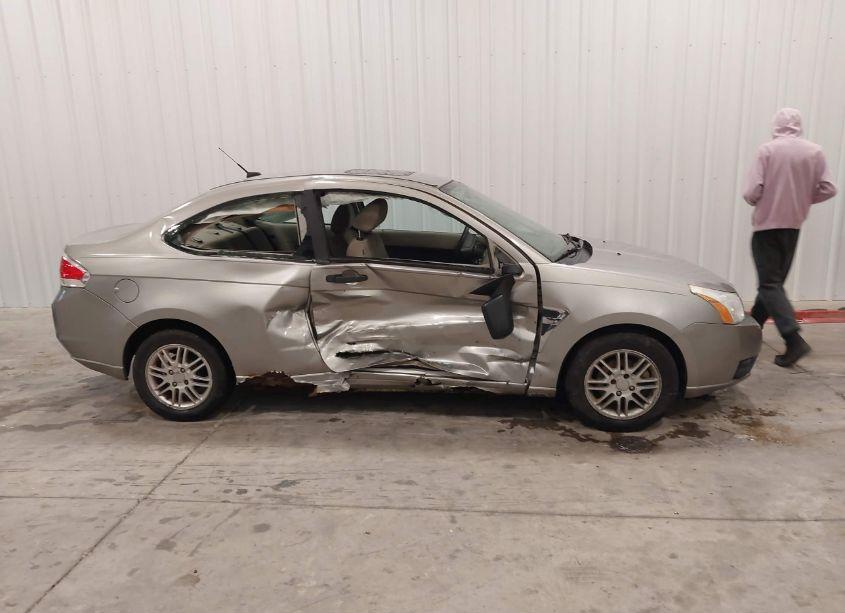 Photo 13 of 2008 Ford Focus SE/SES (VIN 1FAHP33N48W163028)