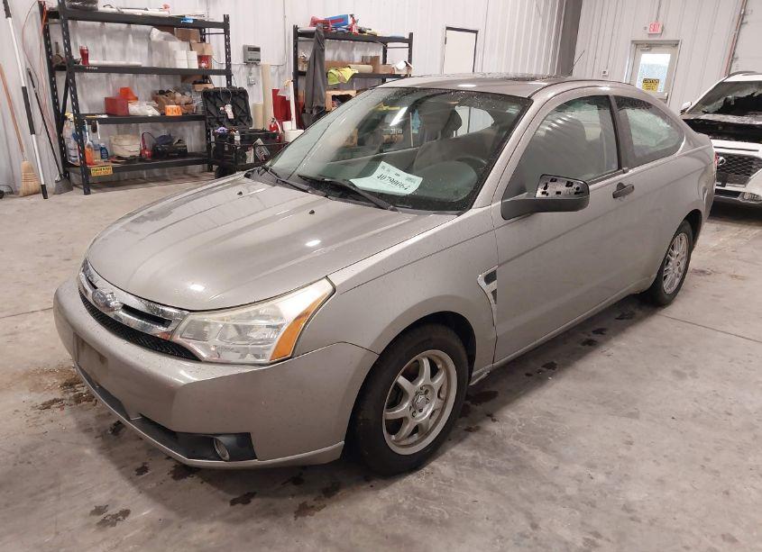Photo 2 of 2008 Ford Focus SE/SES (VIN 1FAHP33N48W163028)