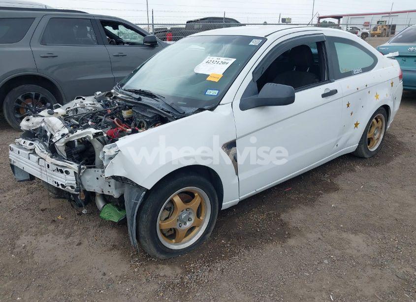 Photo 2 of 2008 Ford Focus SE/SES (VIN 1FAHP33N68W227957)