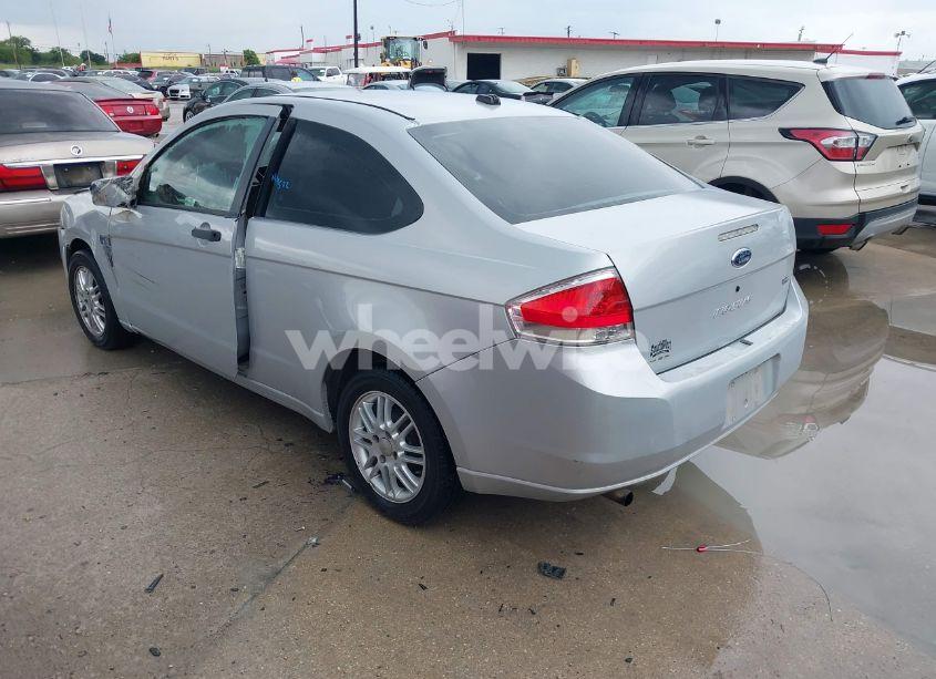 Photo 3 of 2008 Ford Focus SE/SES (VIN 1FAHP33N88W132798)