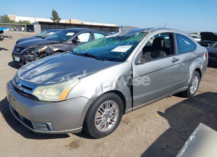 Photo 2 of 2008 Ford Focus SE/SES (VIN 1FAHP33N88W203367)